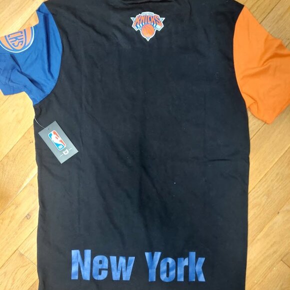 New York Knicks NBA Men's Med T Shirt Black Blue Orange Rare Find New - Picture 5 of 12